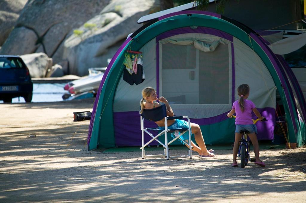 Hotel Camping Baia Saraceno Palau Exteriér fotografie