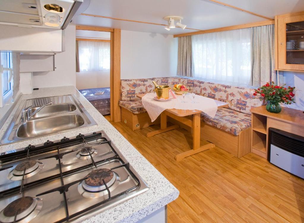 Hotel Camping Baia Saraceno Palau Pokoj fotografie